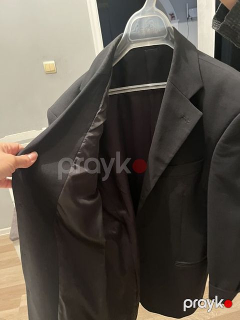 Klassik qara kişi pencəyi - Rəng: qara - Model: klassik, 3 düyməli ön — Digah