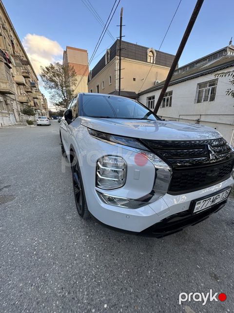 Mitsubishi Outlander, 2.5 L, 2023 il, 21 800 km — Bakı