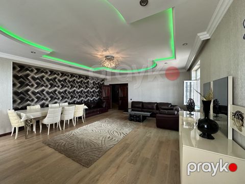 Satılır 4 otaqlı yeni tikili 300 m² — Bakı