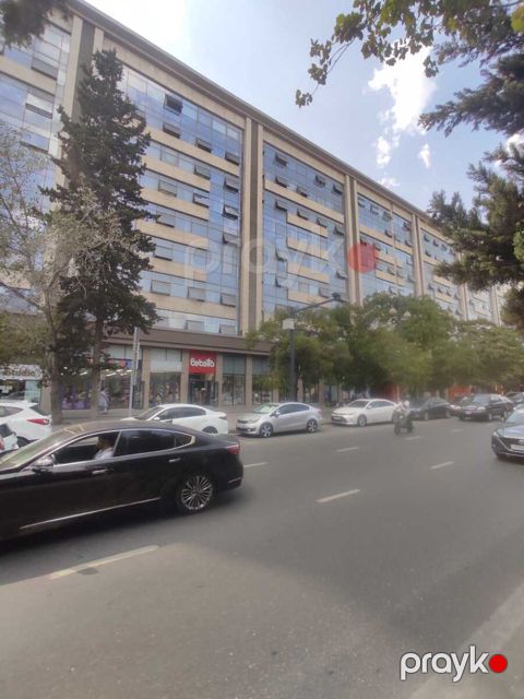 Satılır 3 otaqlı köhnə tikili 72 m² — Bakı