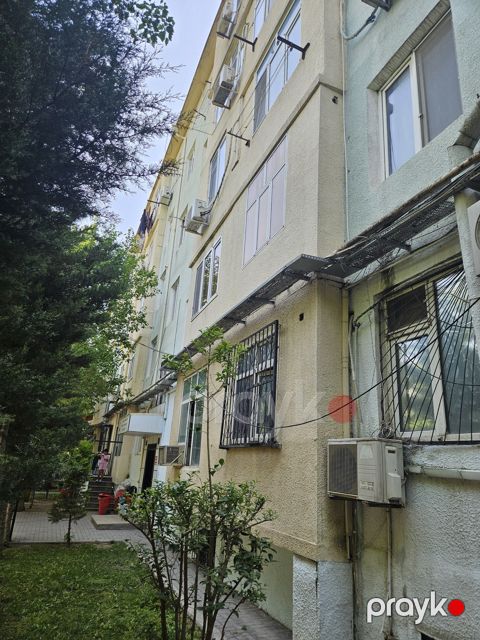 Satılır 2 otaqlı köhnə tikili 50 m² — Bakı