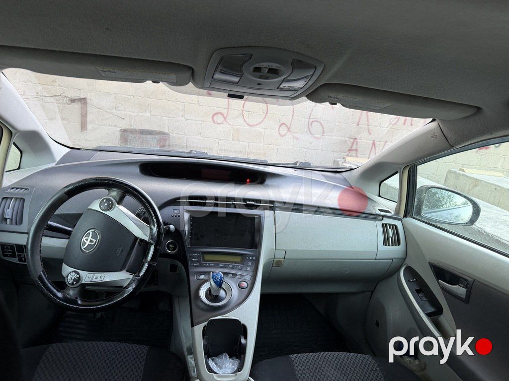 Toyota Prius, 1.8 L, 1.3 kWh, 2010 il, 270 000 km — Avtomobillər, Bərdə (5)