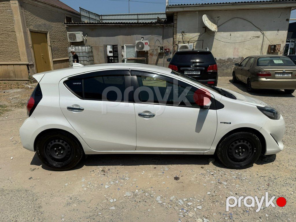 Toyota Aqua, 1.5 L, 0.9 kWh, 2019 il, 175 000 km — Avtomobillər, Bakı (2)
