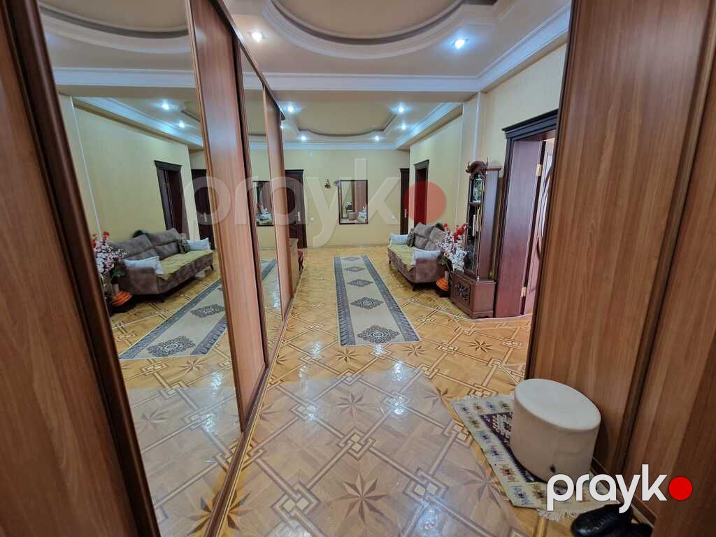 Satılır 4 otaqlı yeni tikili 200 m² — Mənzil, Bakı (2)