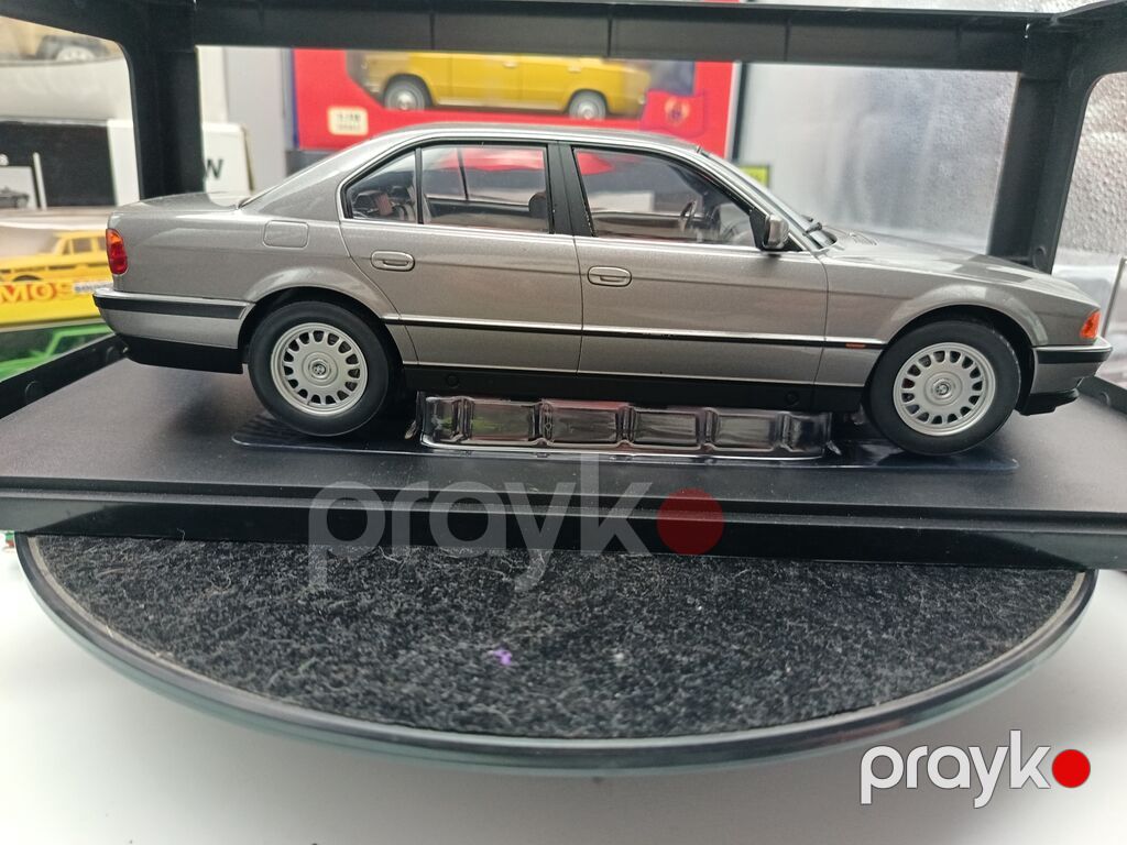 BMW, 2026 il, 1:18, Dəmir, Ünvandan götürmə — Modellar, Masazır (9)