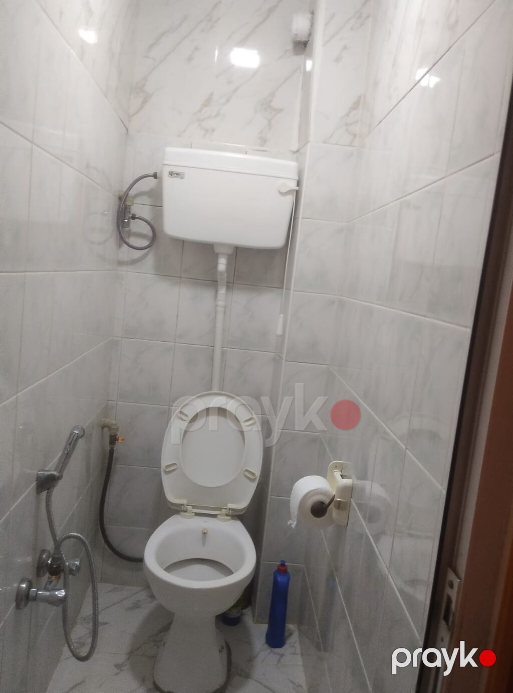 3 otaqlı mənzil,hamam tualet ayrı, təmirli. Unvan: Mahrasa bağı, bina — Mənzil, Gəncə (6)