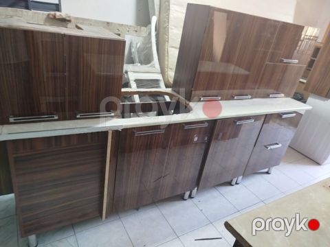 3 metr metbex mebeli uzerinde hec ne verilmir *Qiymet 300 azn* Mebel