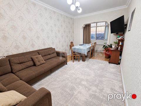 Satılır 2 otaqlı köhnə tikili 60 m² — Bakı
