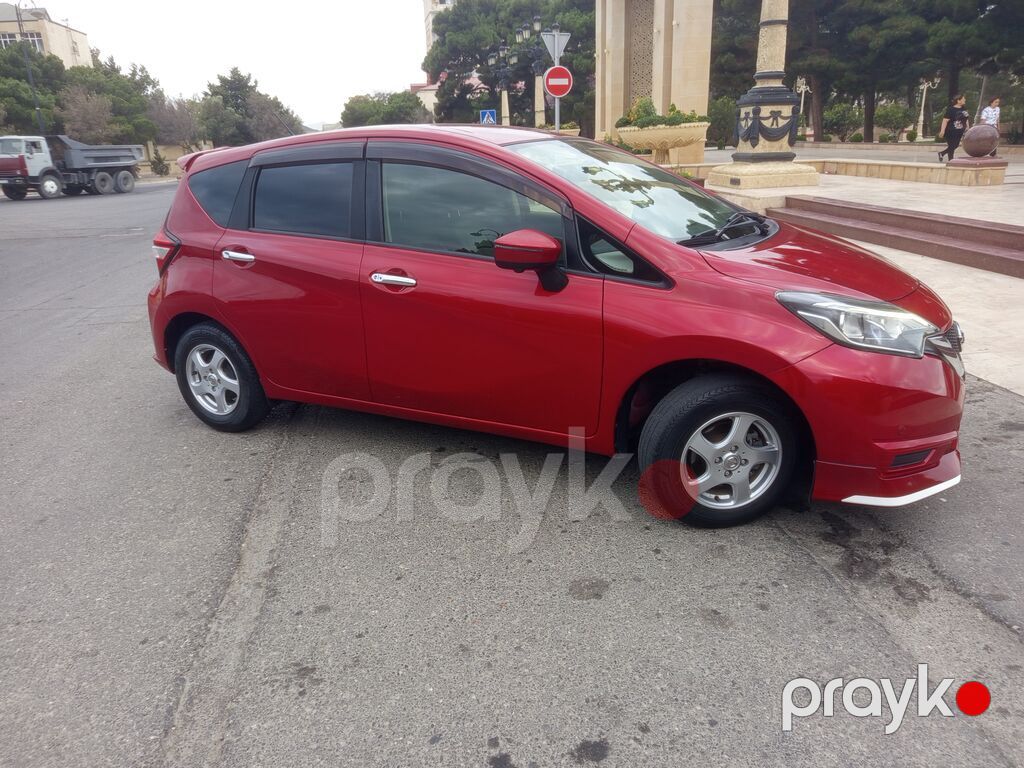 Nissan Note: 1.2 l 2017 il Hetçbek — Avtomobillər, Güzdək (7)
