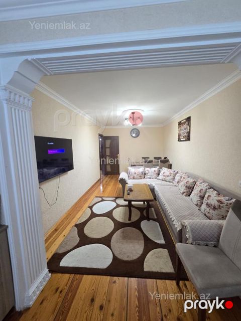 Satılır 3 otaqlı Bina evi menzil (Köhnə tikili), 70 m², 8-ci mikrorayon — Sumqayıt