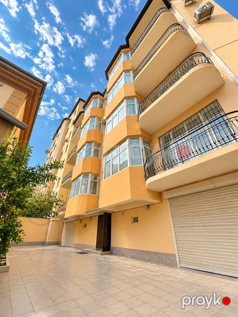 Satılır 6 otaqlı yeni tikili 270 m² — Bakı