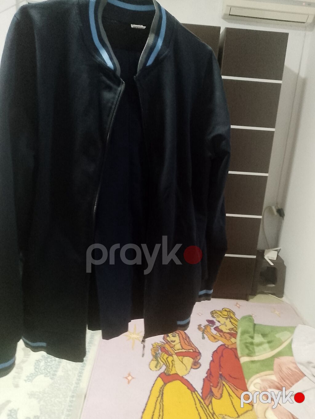Kişi üçün iki hissədən ibarət dəst - Üst geyim: qara rəngli, yaxası — İdman geyimi, Digah (8)