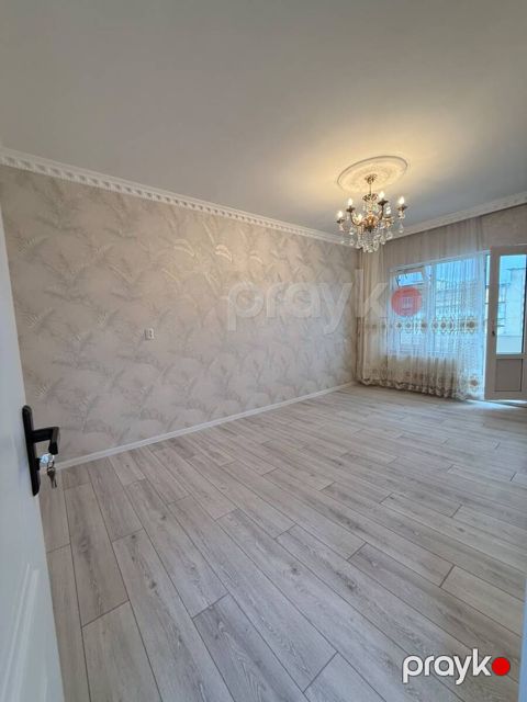 Satılır 3 otaqlı köhnə tikili 80 m² — Bakı