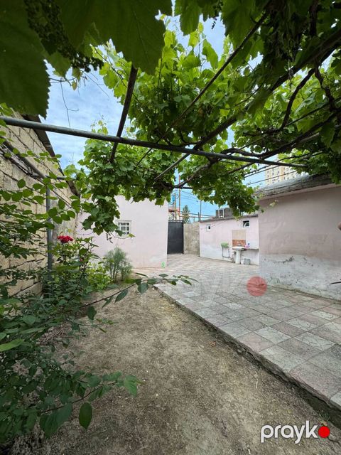 Satılır 3 otaqlı həyət evi/bağ evi 100 m² — Bakı