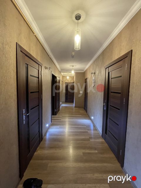 Satılır 5 otaqlı köhnə tikili 110 m² — Bakı