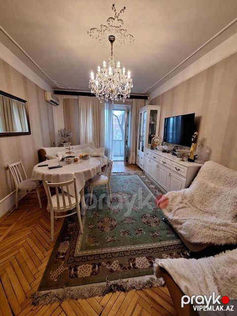Yasamal rayonunda 3 otaqlı Köhnə tikili Satılır, 75 m² — Bakı