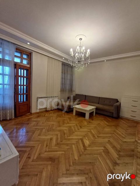 İcarəyə verilir 2 otaqlı köhnə tikili 65 m² — Bakı