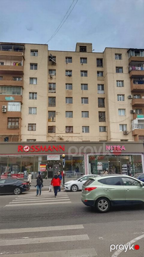Satılır 2 otaqlı köhnə tikili 65 m² — Bakı