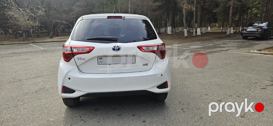 Toyota Vitz icarəyə verilir — Avtomobil icarəsi, Bakı (5)