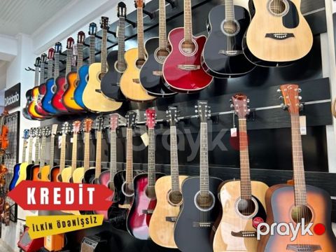 Klassik və akustik gitaralar — Bakı