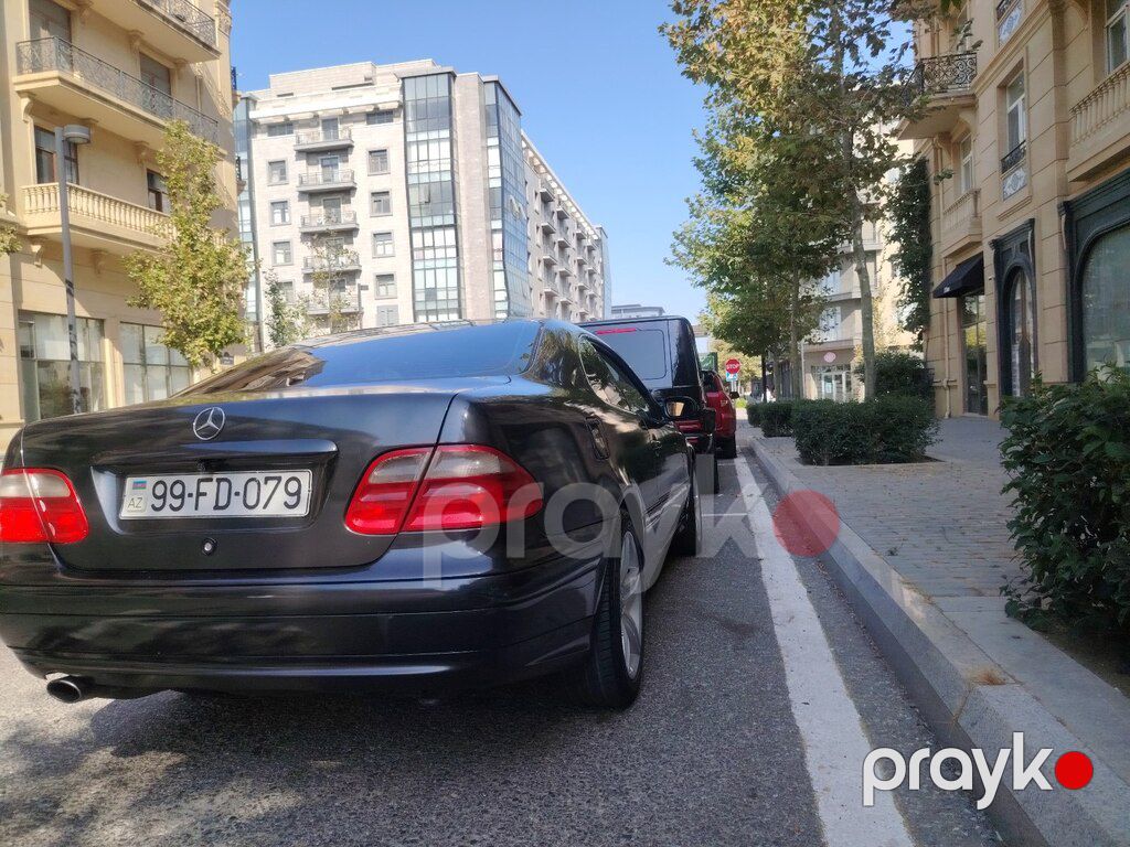 Mercedes CLK 200, 2.0 L, 2000 il, 850 000 km — Avtomobillər, Bakı (5)