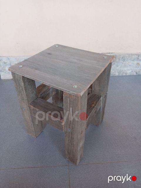 Məhsul: Taxta taburet/kiçik oturacaq - Material: Tamamilə taxtadan — Digah