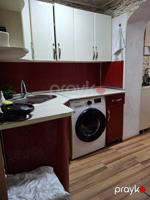 Satılır 2 otaqlı köhnə tikili 56 m² — Bakı