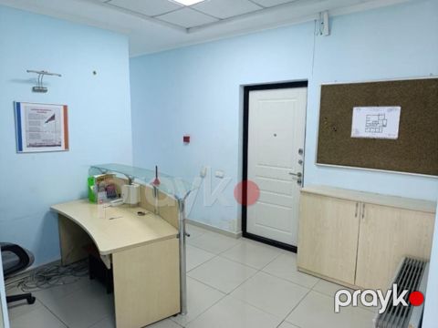 İcarəyə verilir 8 otaqlı ofis 310 m²