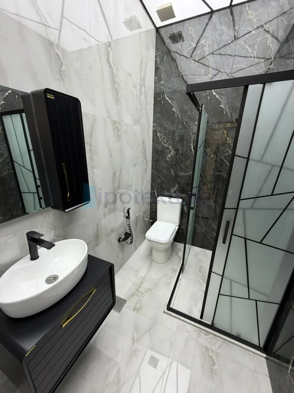 Satılır: 4 Otaq, Bağlar, Xəzər r., Şüvəlan q., 130.00 m² — Torpaq (10)
