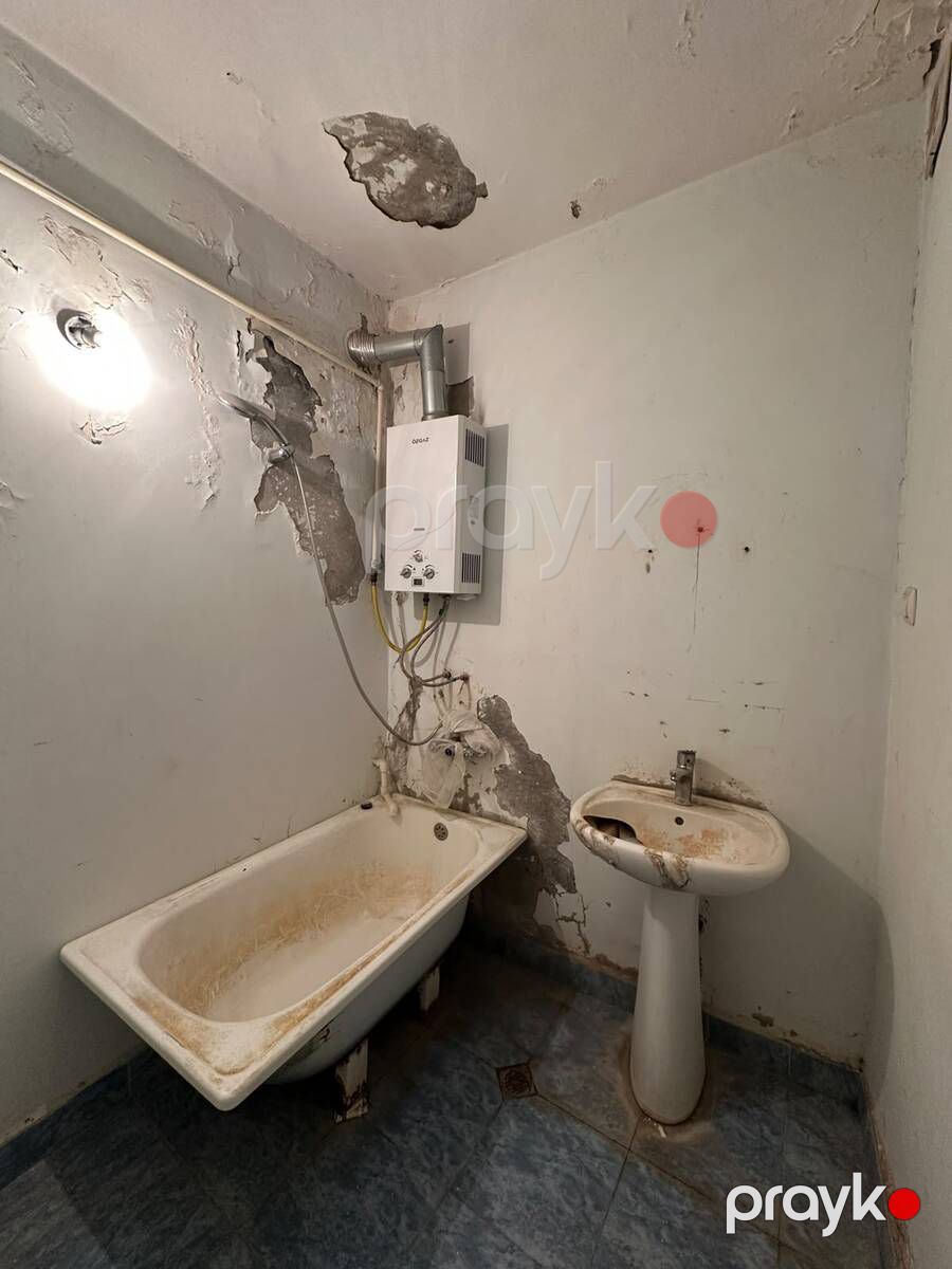 Satılır 2 otaqlı köhnə tikili 60 m² — Mənzil, Bakı (8)