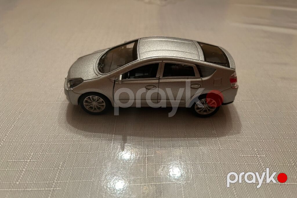 Gümüşü rəngdə metal miniatura avtomobil modeli - Miqyası: təxmini — Oyuncaq nəqliyyatı, Bakı (4)