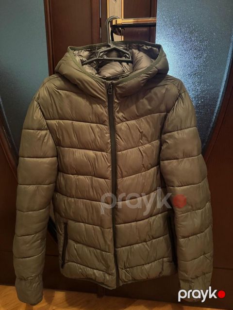 Kapüşonlu qış gödəkçəsi - Rəng: zeytun-yaşıl - Model: şişmə/puff — Bakı