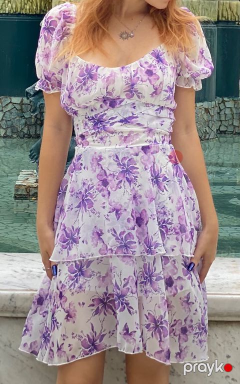 Bənövşəyi çiçək naxışlı qadın paltarı - Stil: Romantik, yaylıq — Masazır