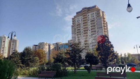 Satılır 4 otaqlı yeni tikili 200 m² — Bakı