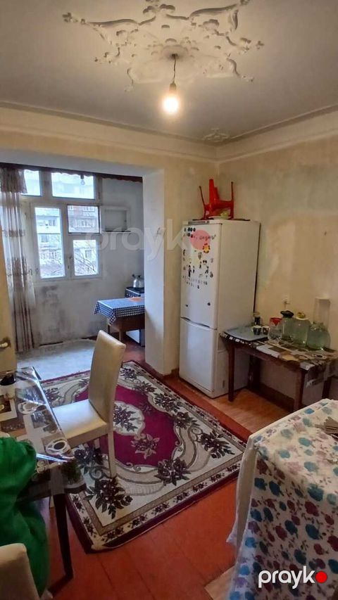 Satılır 3 otaqlı köhnə tikili 80 m² — Bakı