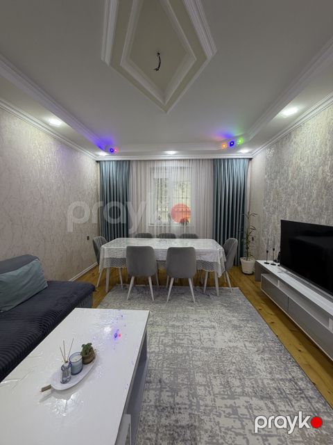 Satılır 3 otaqlı köhnə tikili 90 m² — Bakı