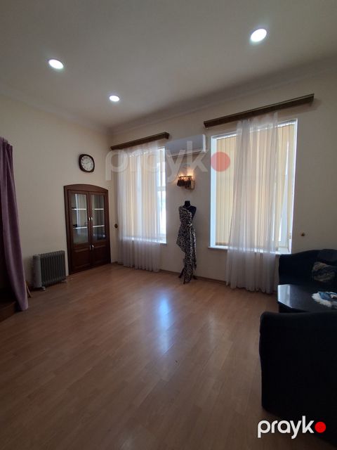 Satılır obyekt 68 m² — Bakı