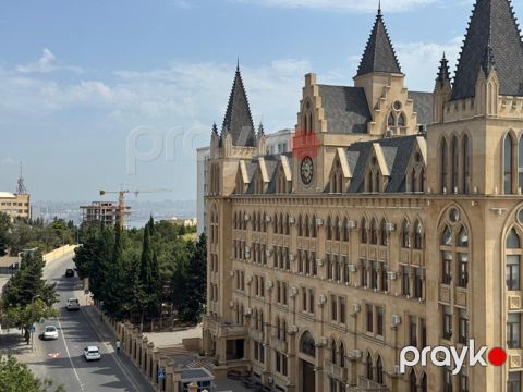 Satılır 4 otaqlı yeni tikili 180 m² — Bakı