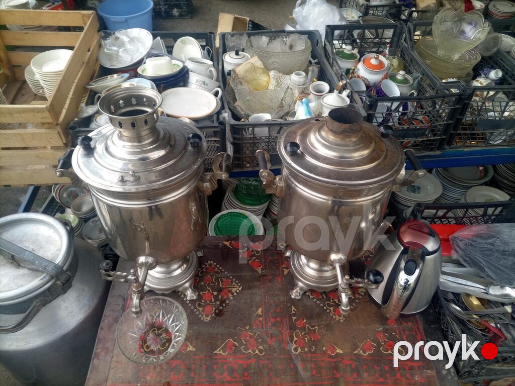 Kömürlə işləyən klassik samovar. Şəkillərdə metal korpuslu, iri — Samovarlar, Bakı (7)