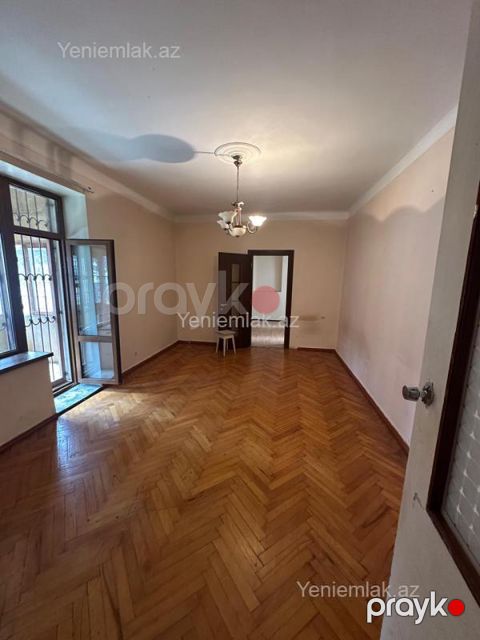 Satılır 3 otaqlı Bina evi menzil (Köhnə tikili), 85 m², Yasamal rayonu
