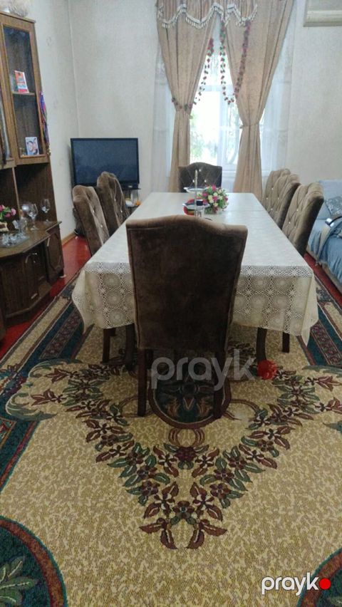 Qonaq otağı üçün, Yeni, Açılmayan, Dördbucaq masa, 8 stul — Bakı