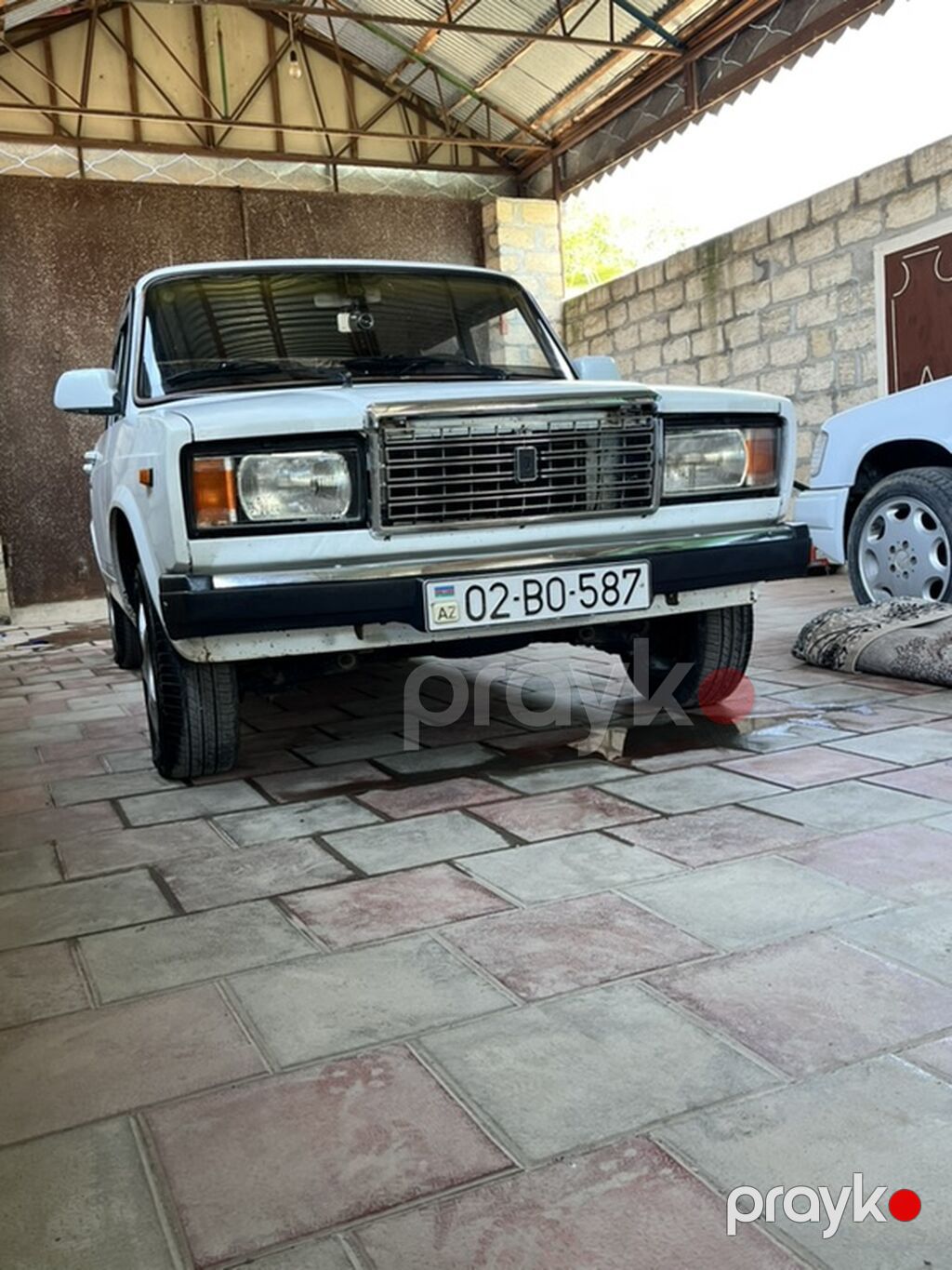 VAZ 2107, ağ rəng, sedan kuzov. Xüsusiyyətlər: - Rəsmi 4 qapılı — Avtomobillər, Ağdam (5)