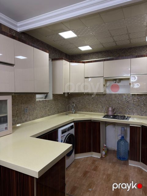 Mətbəx mebeli satılır 600₼. Üzəri tökmə mərmərdir. Ölçü 5m. Üzərində — Mehdiabad