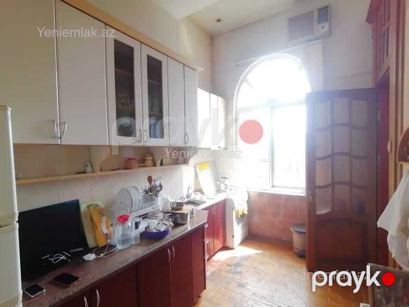 Satılır 6 otaqlı Bina evi menzil (Köhnə tikili), 220 m², Yasamal rayonu — Mənzil, Bakı (11)