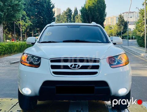 Hyundai Santa Fe – ağ rəngli, şəhər və uzun yollar üçün praktik və — Bakı