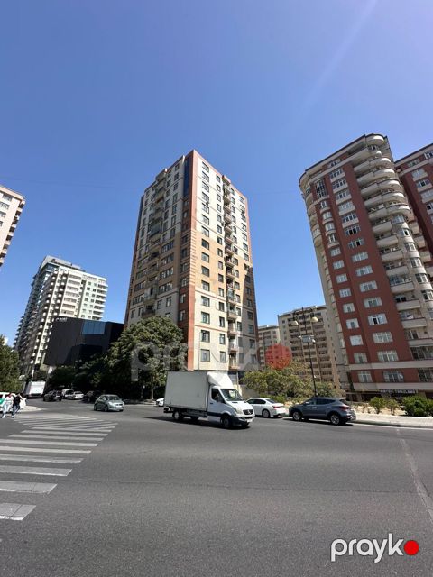 Satılır 4 otaqlı yeni tikili 181 m² — Bakı