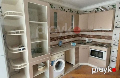 Mətbəx mebeli satılır 200₼. Ölçü 4m. Üzərində aspirator moyka və qaz — Bakı