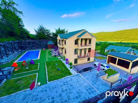 İcarəyə verilir 7 otaqlı həyət evi/bağ evi 555 m² — Quba