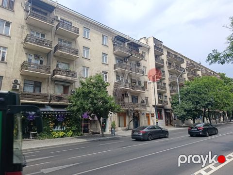 Satılır 3 otaqlı köhnə tikili 75 m² — Bakı