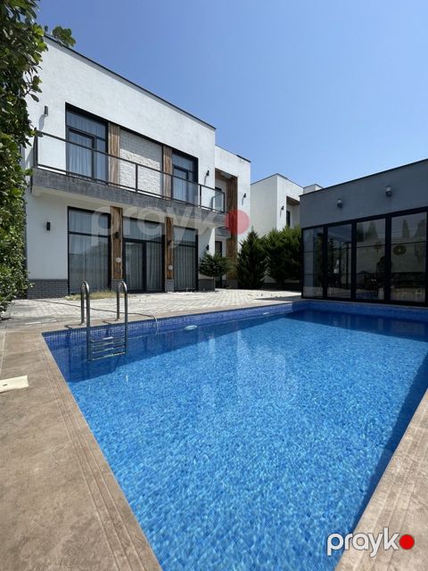 İcarəyə verilir 4 otaqlı həyət evi/bağ evi 300 m² — Bakı